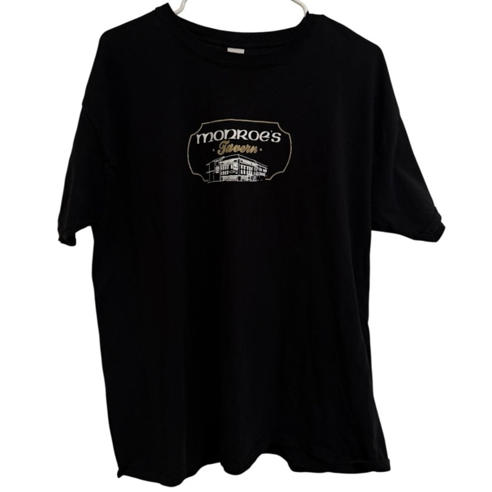 Fruit of the Loom Vintage Monroes Tavern Galway Ireland Irish Pub T-Shirt XL